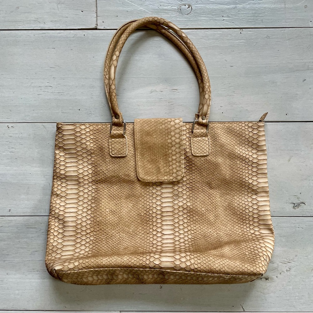 Faux Snakeskin Tan Tote Bag Purse Zipper & Magnetic Snap Close Black Lining
